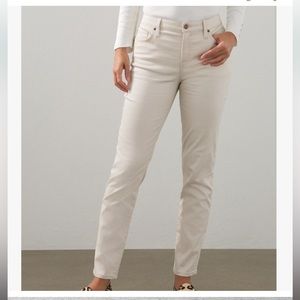 CHICO’s Cream Girlfriend Ankle Jeans Slim Leg Perfect Stretch Neutral Tan